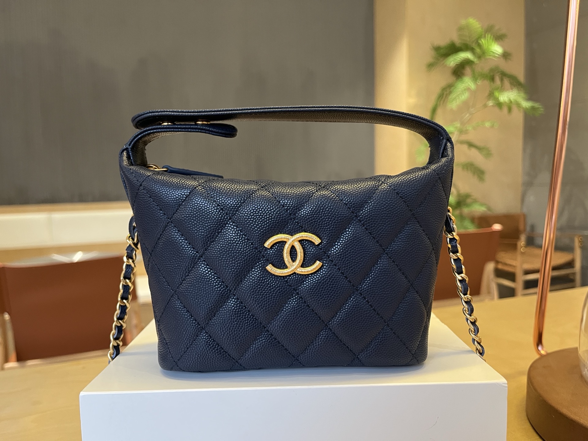 Chanel AP4386 Hobo Grained Calfskin Blue