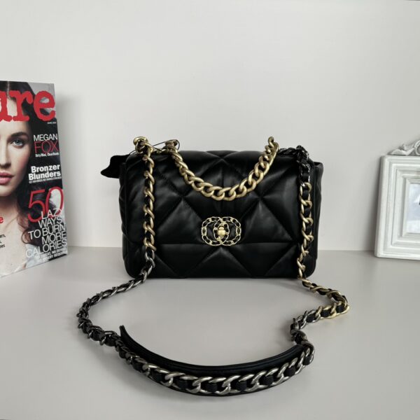 Fashion Women Shiny Lambskin Flap Bag G1160 Black