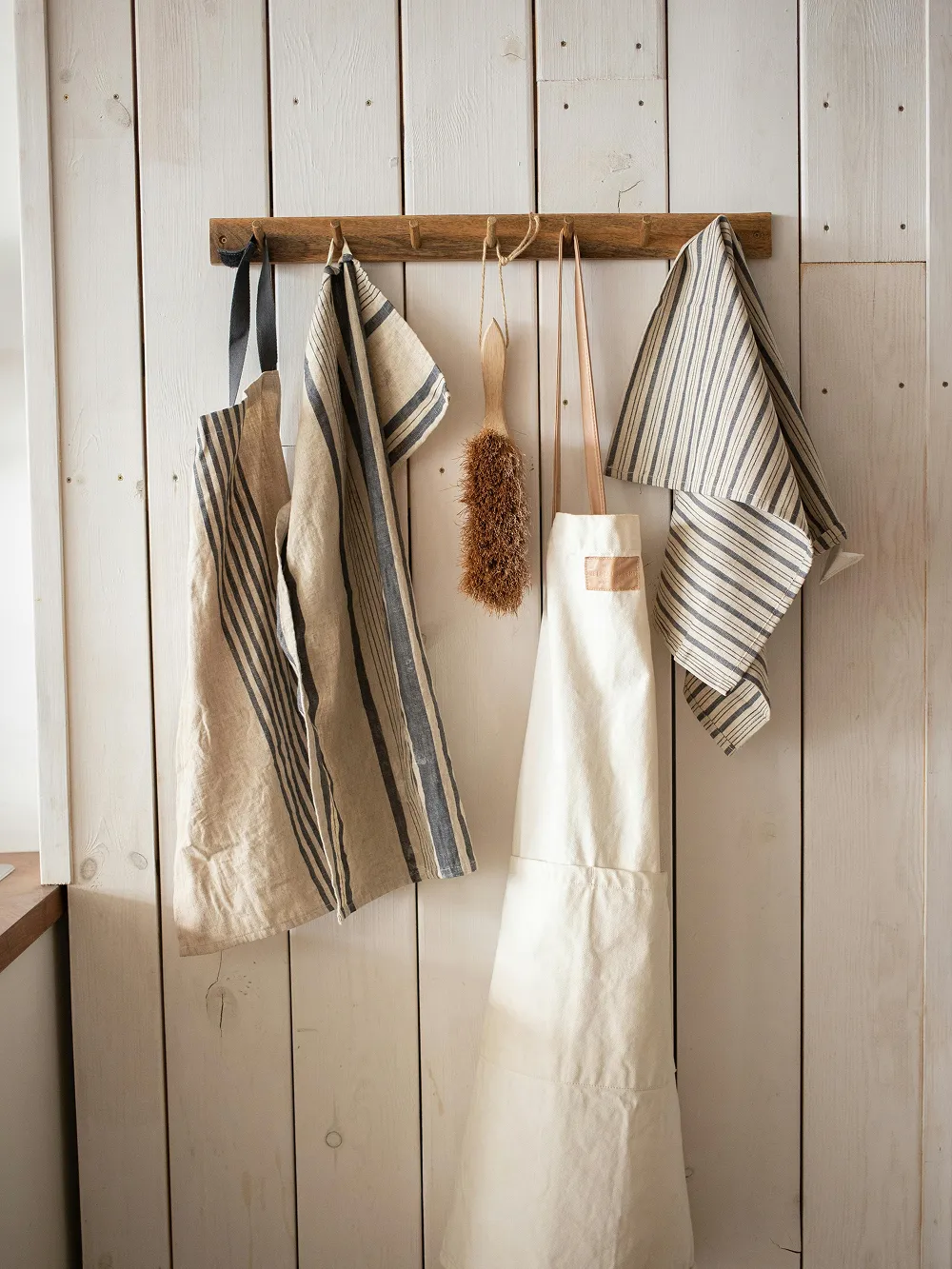 Soren Linen Apron - Image 1